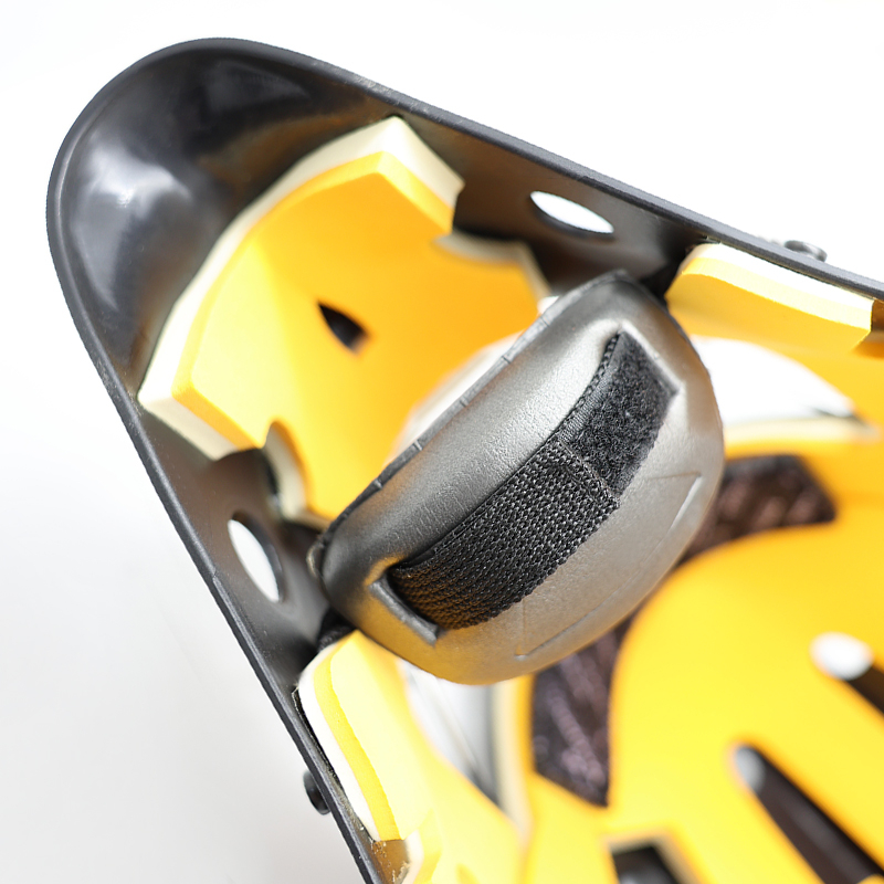 Vit stålsäkerhetsskyddande ishockey målvakthjälm